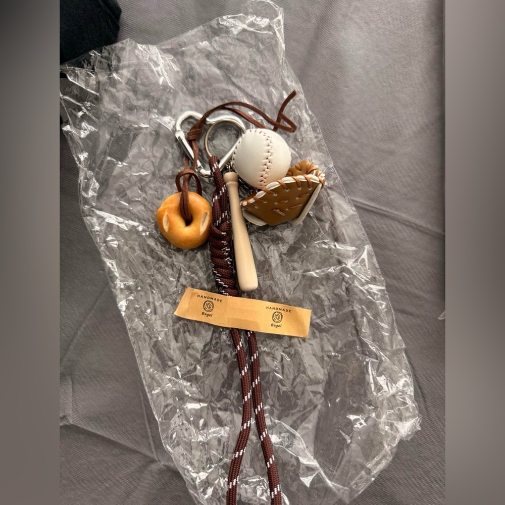 Baseball Keychain - Picture 2 of 2